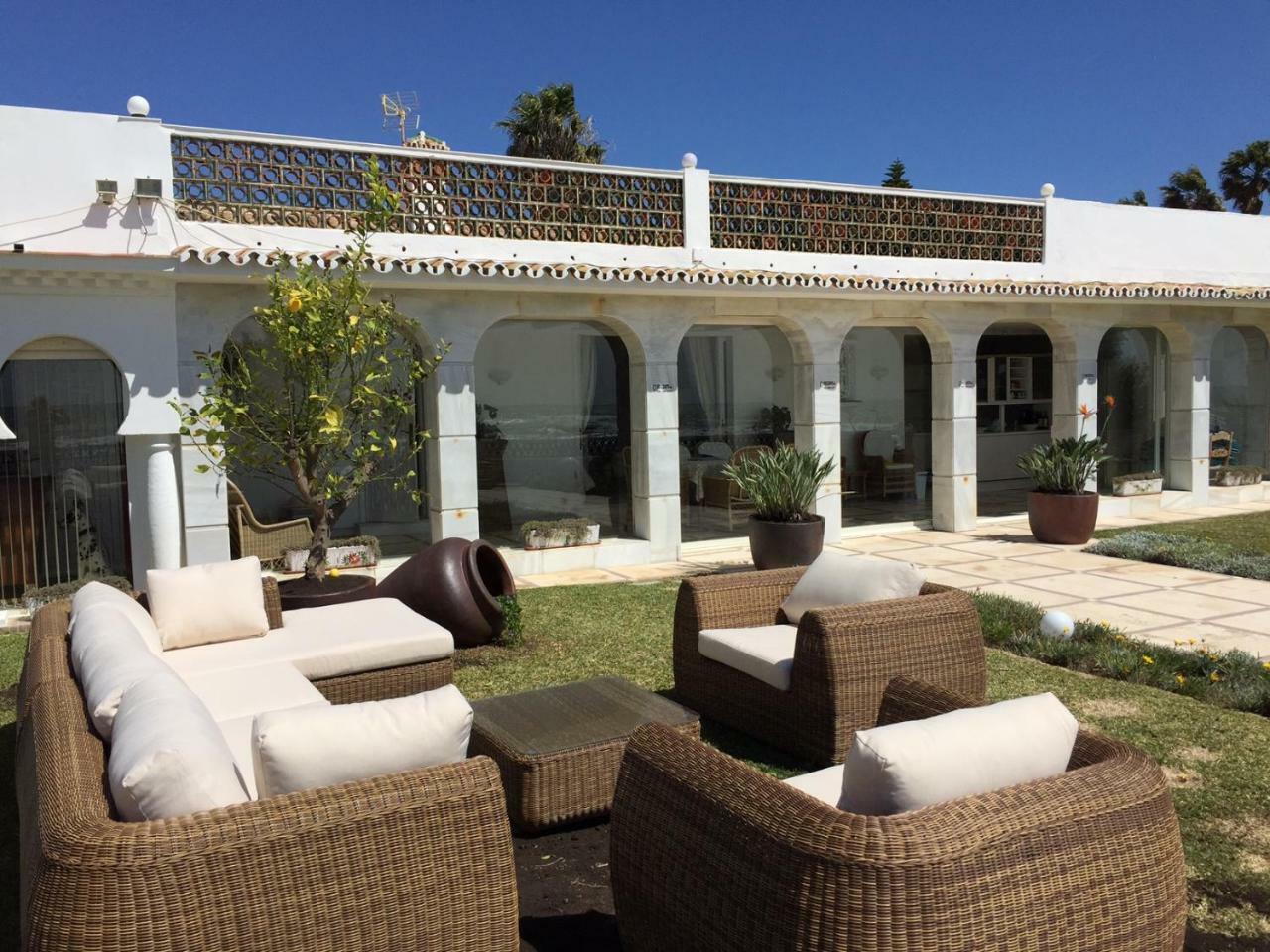 Villa Front Line Beach Marbella